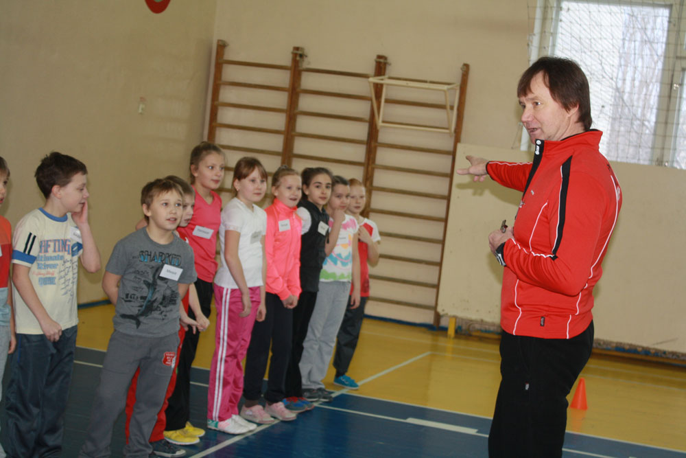 Радайкин Петр Федорович проводит урок в незнакомом классе